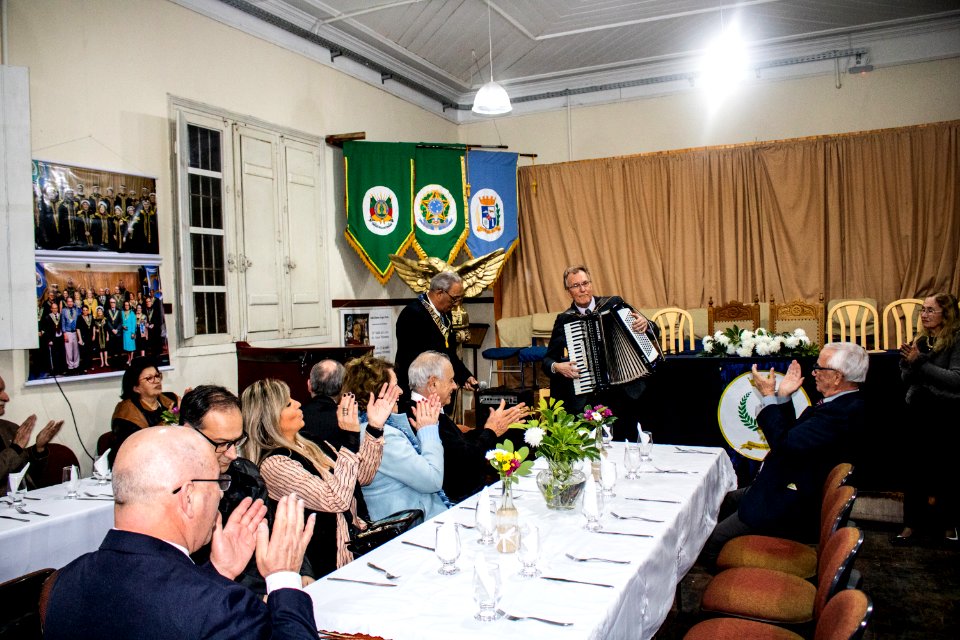 07.06.2019 - Vice-prefeito Idemar Barz prestigia solenidade comemorativa aos 20 anos da Academia Pelotense de Letras - Foto Michel Corvello