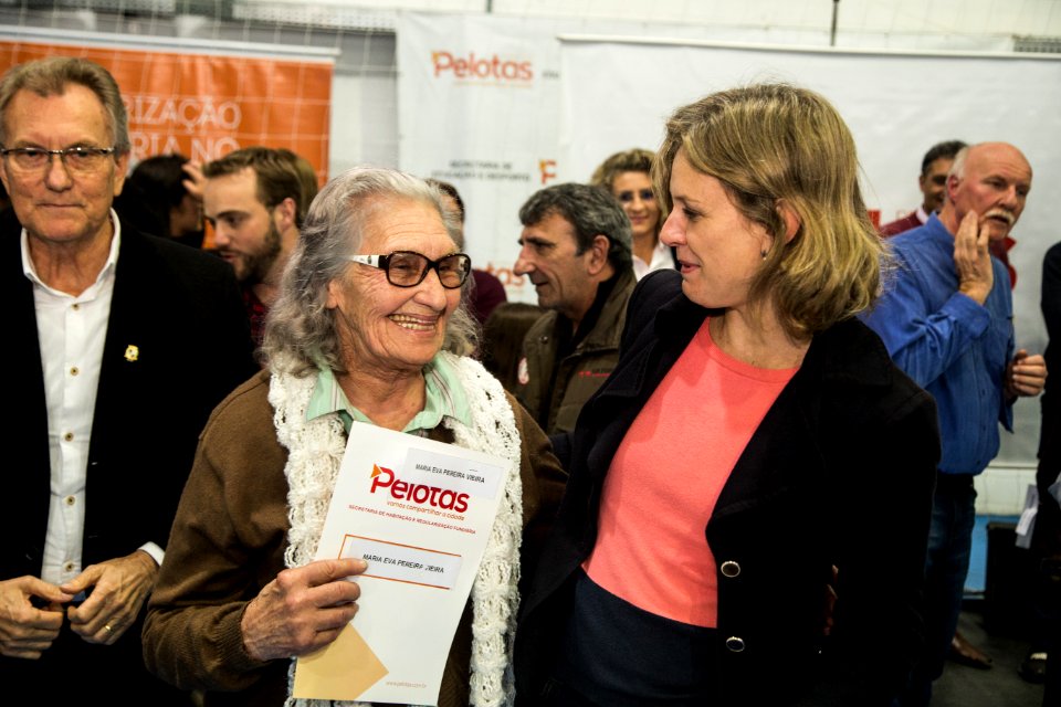 01.06.2019 - Entrega de contratos de regularização fundiária da Balsa - Foto: Gustavo Vara
