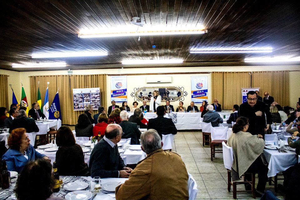 31.05.2019 - Prefeita Paula Mascarenhas e o vice Idemar Barz prestigiam reunião Festiva Conjunta dos Rotary Club Pelotas, Oeste e Suleste com entrega de instrumentos à Orquestra Estudantil Municipal - Foto Michel Corvello