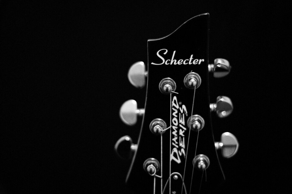 String acoustic guitar equipment