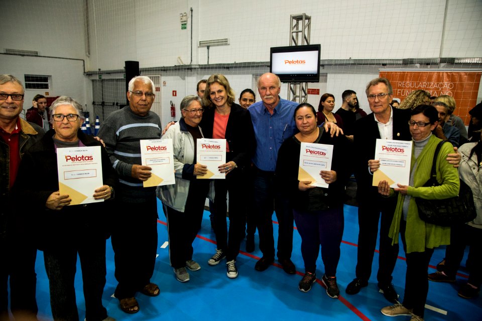 01.06.2019 - Entrega de contratos de regularização fundiária da Balsa - Foto: Gustavo Vara