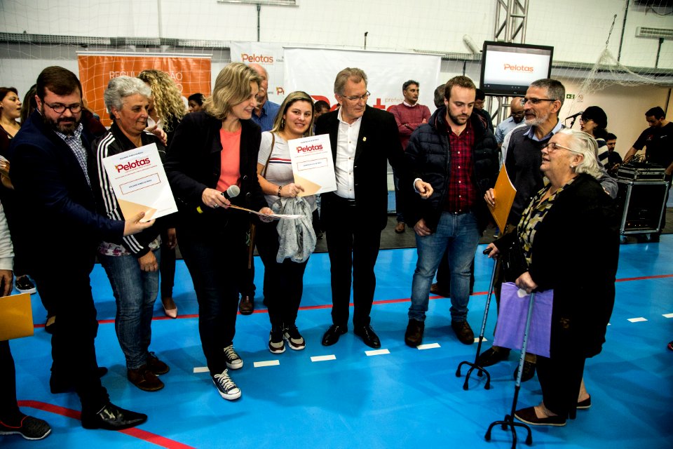 01.06.2019 - Entrega de contratos de regularização fundiária da Balsa - Foto: Gustavo Vara