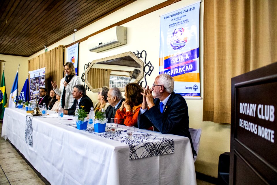 31.05.2019 - Prefeita Paula Mascarenhas e o vice Idemar Barz prestigiam reunião Festiva Conjunta dos Rotary Club Pelotas, Oeste e Suleste com entrega de instrumentos à Orquestra Estudantil Municipal - Foto Michel Corvello