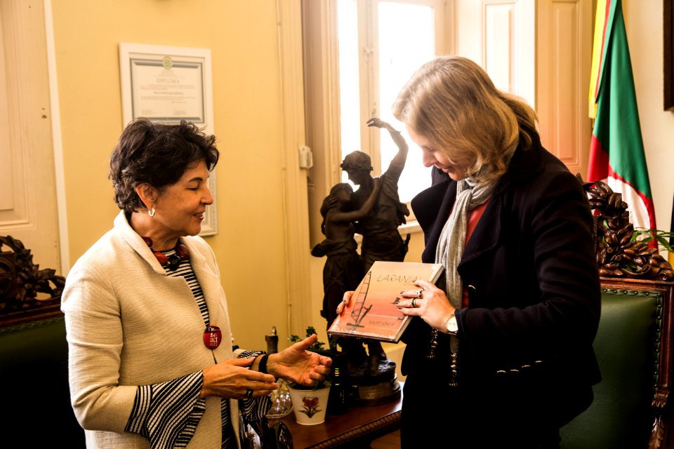 28.05.2019 - Prefeita Paula Mascarenhas em reunião com Julia Silva, idealizadora do ACT - Foto: Gustavo Vara
