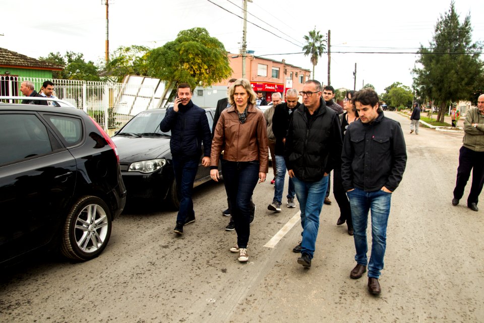 24.05.2019 - Prefeita Paula Mascarenhas e o vice Idemar Barz realizam a caminhada de entrega das obras da avenida São Jorge e rua Doutor Amarante - Foto: Gustavo Vara