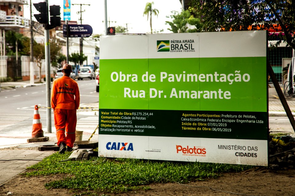 24.05.2019 - Prefeita Paula Mascarenhas e o vice Idemar Barz realizam a caminhada de entrega das obras da avenida São Jorge e rua Doutor Amarante - Foto: Gustavo Vara