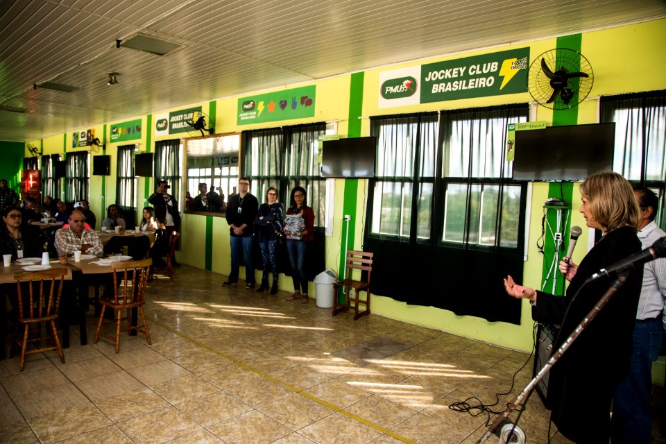 17.05.2019 - Prefeita Paula Mascarenhas participa do almoço de confraternização dos apenados do MOP com a presença de familiares - Foto: Gustavo Vara