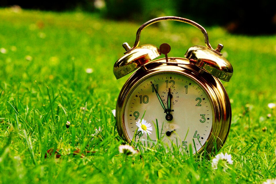 Clock ring the bell dial