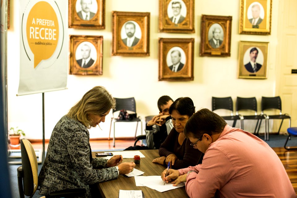 25.04.2019 - Prefeita Paula Mascarenhas durante edição do Prefeita Recebe, no Salão Nobre do Paço Municipal - Foto: Gustavo Vara
