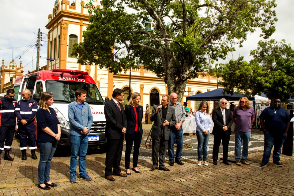 17.04.2019 - Prefeita Paula Mascarenhas e o vice Idemar Barz durante ato de entrega de novos veículos para o Samu - Foto: Gustavo Vara