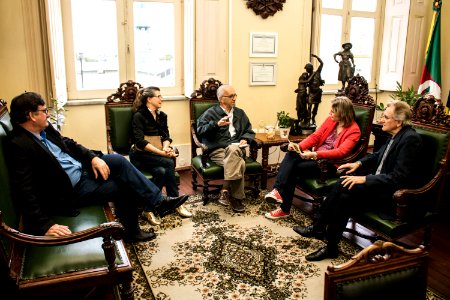 21.05.2019 - Prefeita Paula Mascarenhas recebe convite da imobiliária Casarão - Foto: Gustavo Vara