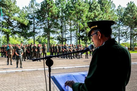 17.04.2019 - Vice-prefeito Idemar Barz é homenageado pelo Exército Brasileiro