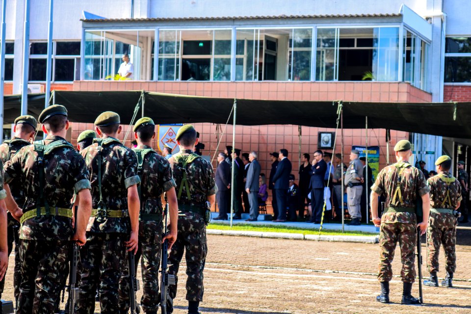 17.04.2019 - Vice-prefeito Idemar Barz é homenageado pelo Exército Brasileiro
