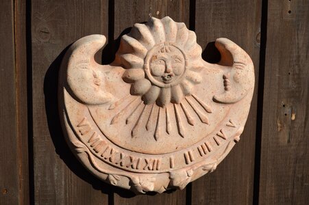 Sun sundial time