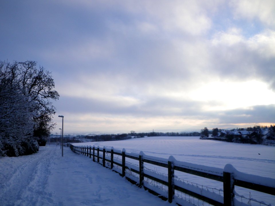 Cycle path to the Met Office in the snow