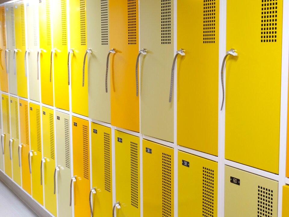 Wardrobe cabinet changing room keychains