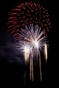 Shining rocket pyrotechnics