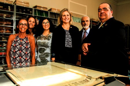 19.02.2019 - Prefeita Paula Mascarenhas participa da entrega do scanner planetário para digitalização do acervo da Bibliotheca Pública Pelotense - Foto: Gustavo Vara
