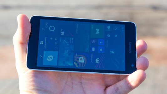 Smartphone review phone