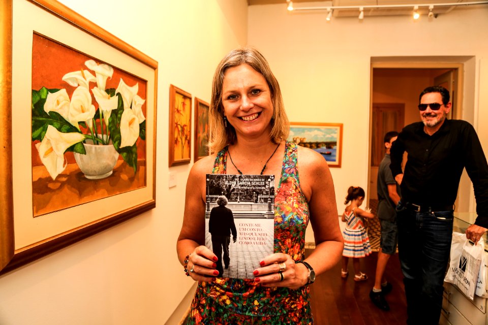 08.02.2019 - Prefeita Paula Mascarenhas prestigia  o lançamento do Livro da Exposição em Homenagem a Aldyr Schlee - Foto: Gustavo Vara