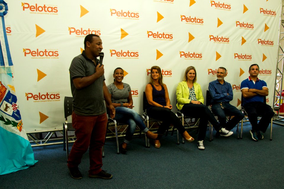 13.02.2019 - Prefeita Paula Mascarenhas realiza a entrega de contratos e carnês da Regularização Fundiária  do Navegantes - Foto: Gustavo Vara