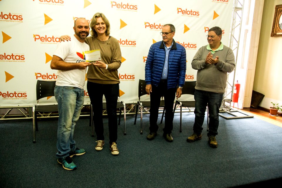 14.05.2019 - Prefeita Paula Mascarenhas realiza a entrega  de homenagens aos participantes do projeto Remar Para o Futuro - Foto: Gustavo Vara
