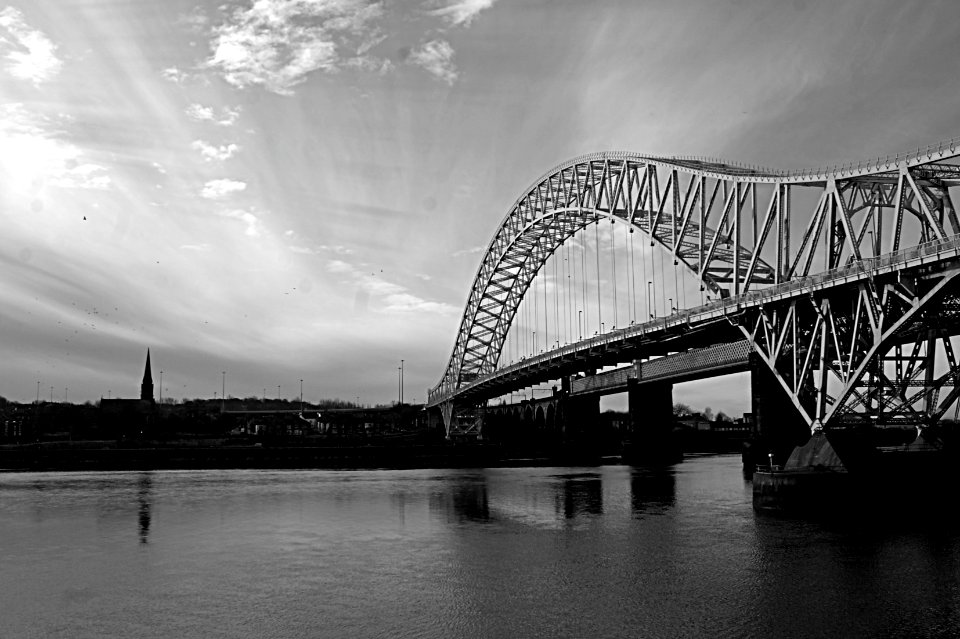 THE SIVER JUBILEE BRIDGE CHESHIRE