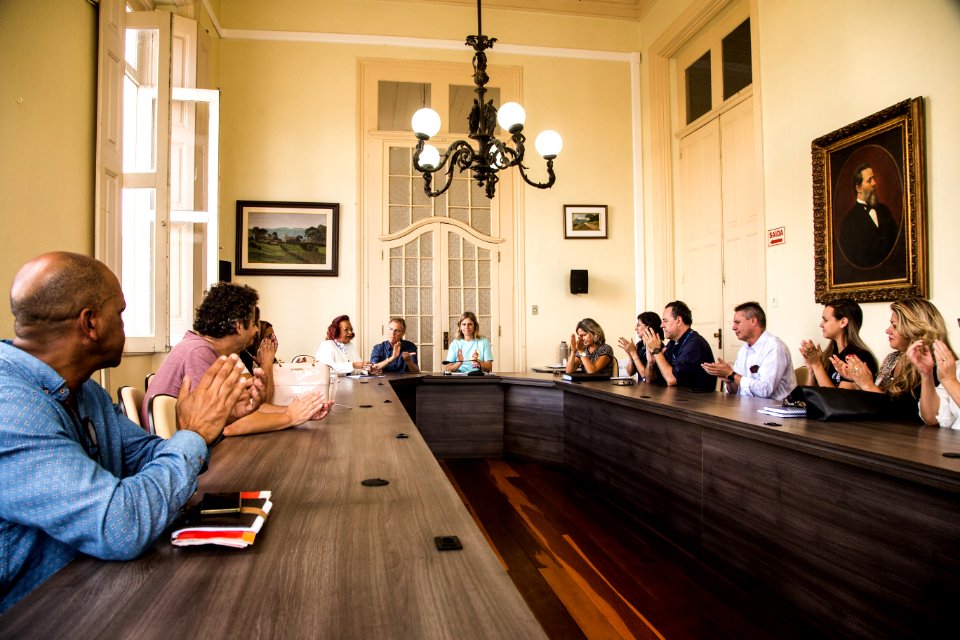 01.04.2019 - Prefeita Paula Mascarenhas realiza assinatura da portaria que constitui a comissão especial responsável pelo processo eleitoral do Conselho Tutelar - Foto: Gustavo Vara