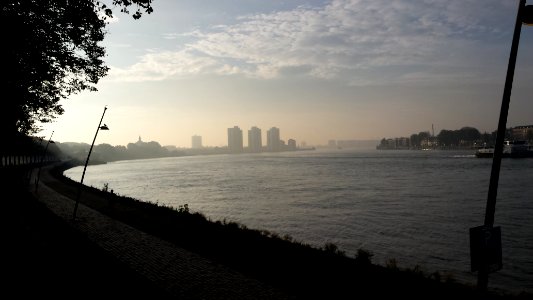 mist boven de Maas