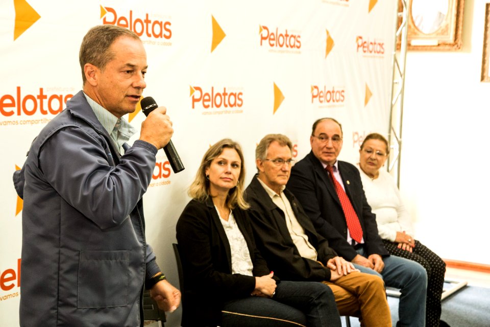 16.04.2019 - Prefeita Paula Mascarenhas realiza assinatura do decreto 6.166 que regulamenta o Fundo Municipal do Idoso - Foto: Gustavo Vara