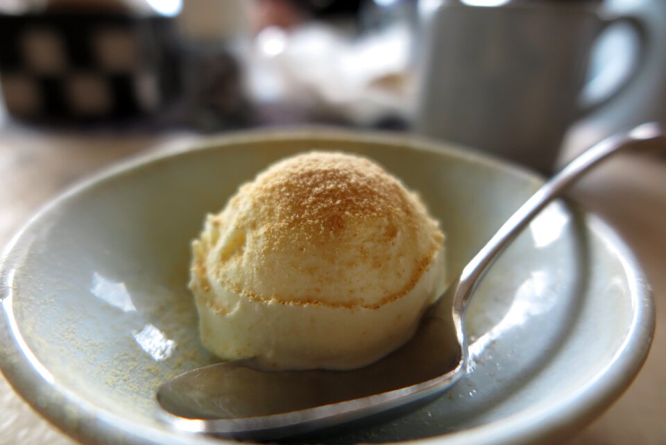 Ice cream plate spoon