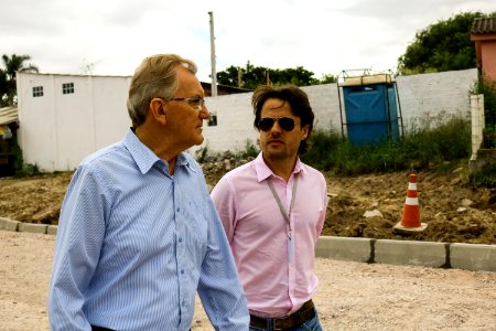 25.03.2019 - Vice-prefeito Idemar e secretário Roberto Ramalho visitam obras Rua Theodoro Born - Foto Michel Corvello