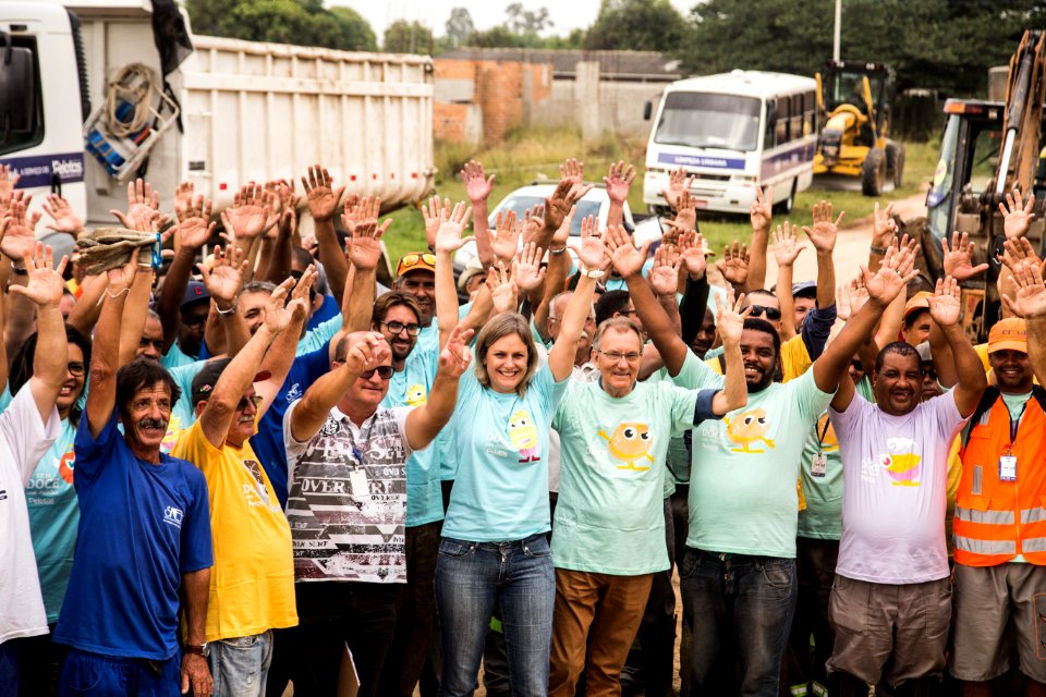 01.04.2019 - Prefeita Paula Mascarenhas e o vice Idemar Barz acompanham o mutirão de preparo do Sítio Floresta para o Bairro da Gente - Foto: Gustavo Vara