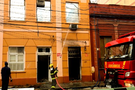 24.02.2019 - Incêndio no antigo predio da Smed - Foto Michel Corvello