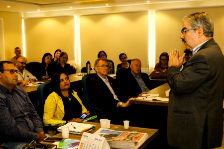 26.03.2019 - Idemar Barz representa prefeita no encontro da Famurs sobre prêmio Boas Praticas - Foto Michel Corvello