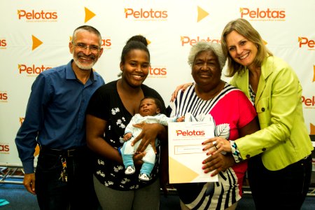 13.02.2019 - Prefeita Paula Mascarenhas realiza a entrega de contratos e carnês da Regularização Fundiária  do Navegantes - Foto: Gustavo Vara
