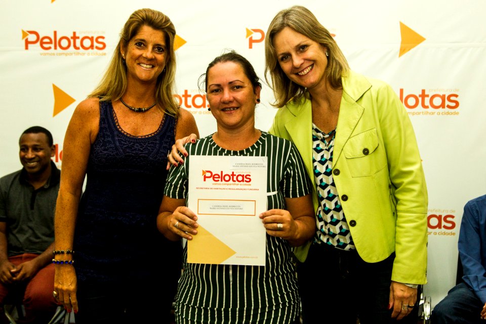 13.02.2019 - Prefeita Paula Mascarenhas realiza a entrega de contratos e carnês da Regularização Fundiária  do Navegantes - Foto: Gustavo Vara