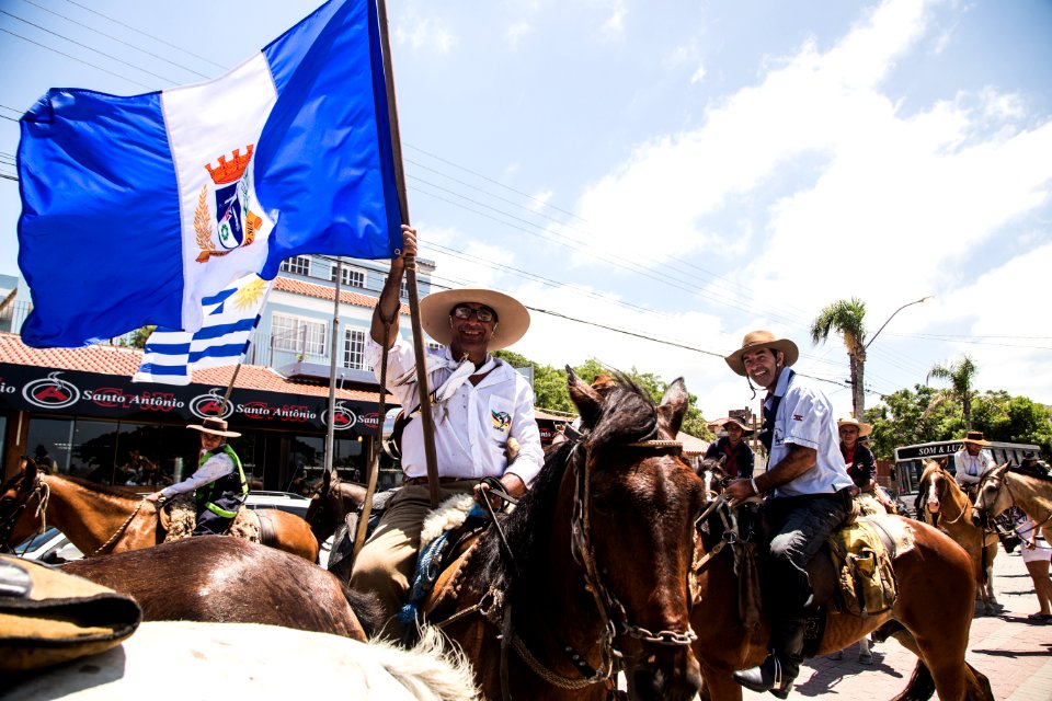 27.01.2019 - Prefeita Paula Mascarenhas e o vice Idemar Barz recepcionam os Cavalarianos da Costa Doce em Pelotas - Foto: Gustavo Vara