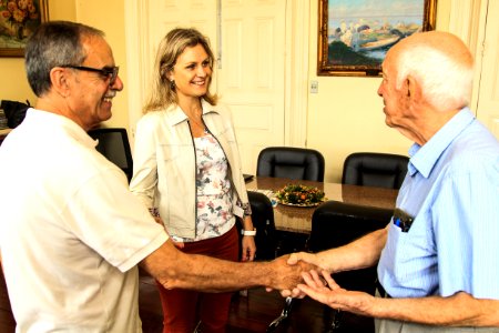 14.11.2018 - Prefeita Paula Mascarenhas recebe a visita do artista plástico  Dr. Vinholes - Foto: Gustavo Vara