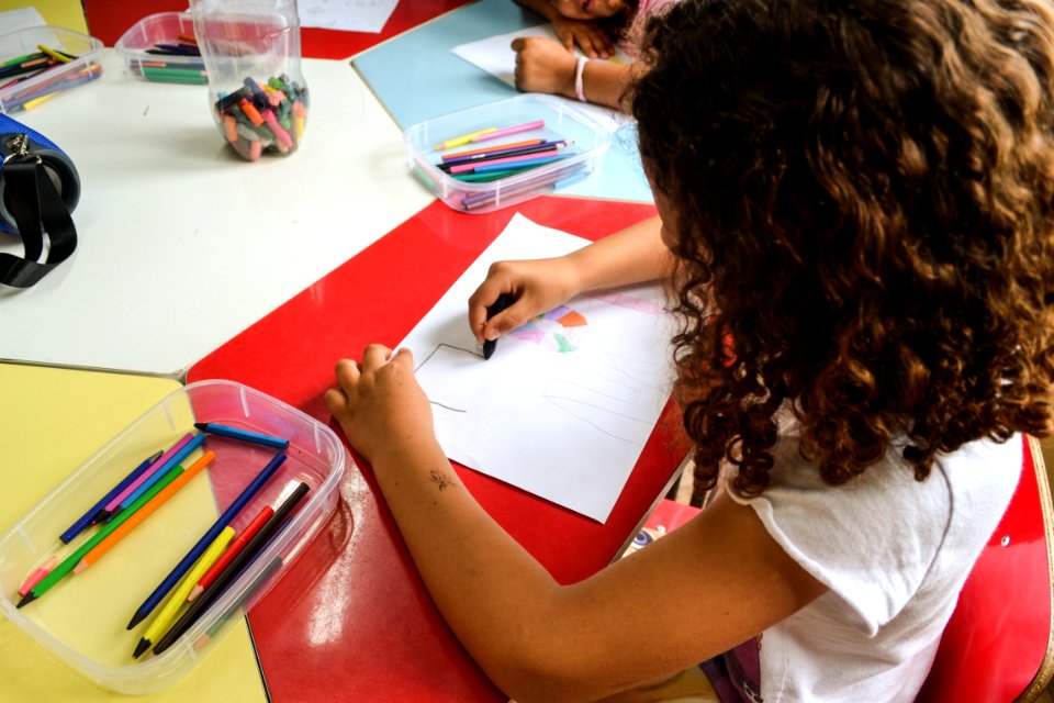 26.10.2018 - Confecção de livro da Escola Paulo Freire - Foto Luiza Meirelles