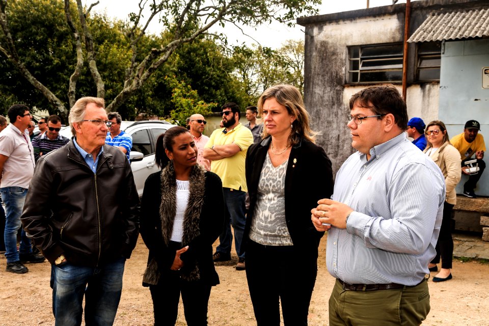 11.10.2018 - Prefeita Paula Mascarenhas e o vice Idemar Barz realizam a entrega de veículos no reservatório R5, entrega de máquinas e visita nas obras do Sanep,  no Fragata - Foto: Gustavo Vara