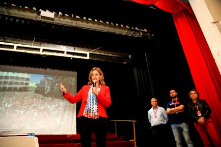 09.10.2018 - Prefeita Paula Mascarenhas durante palestra aos alunos do 9° ano do Colégio Gonzaga - Foto: Gustavo Vara
