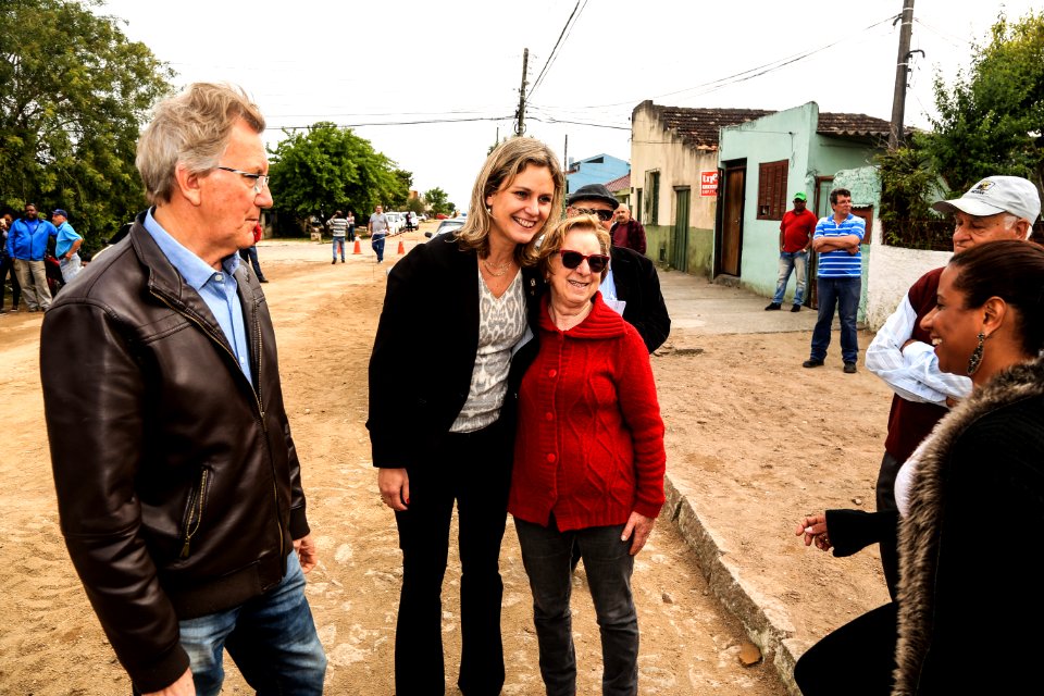 11.10.2018 - Prefeita Paula Mascarenhas e o vice Idemar Barz realizam a entrega de veículos no reservatório R5, entrega de máquinas e visita nas obras do Sanep,  no Fragata - Foto: Gustavo Vara