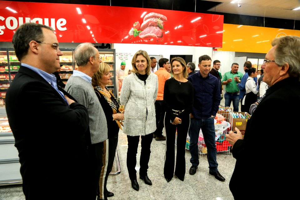 05.10.2018 - Prefeita Paula Mascarenhas e o vice Idemar Barz participam da  inauguração da nova loja do Paraíso Supermecados - Foto: Gustavo Vara