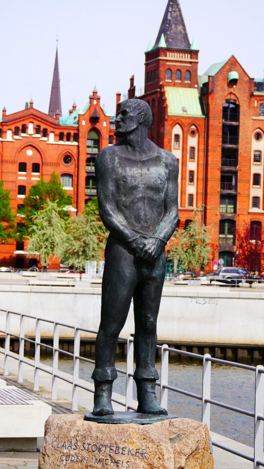 Monument hamburg störtebeker