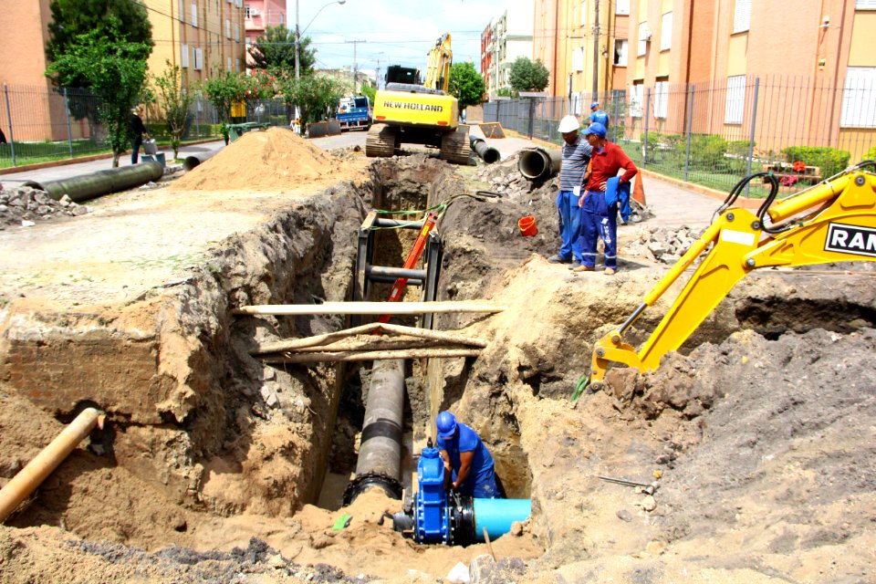 07.11.2018 - SANEP - Construção Adutora ETA São Gonçalo na rua Barão de Santa Tecla - Foto Marcel Avila (5)