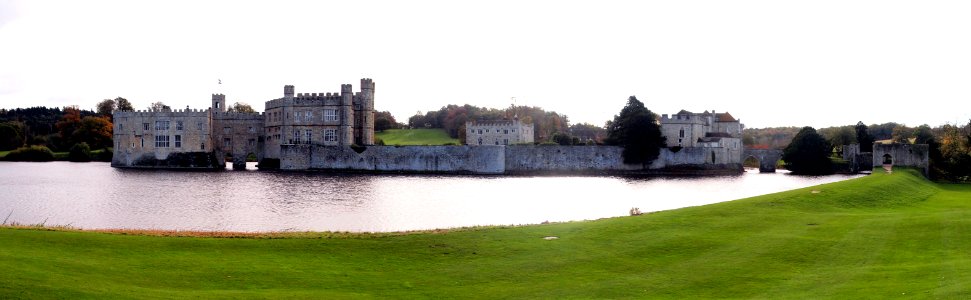 Leeds Castle and Moat photo