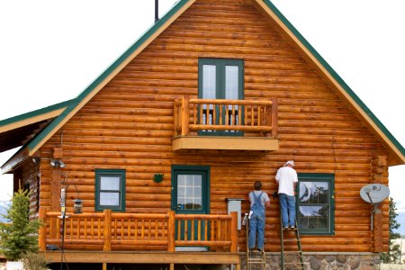 Log Home Finishing.jpg