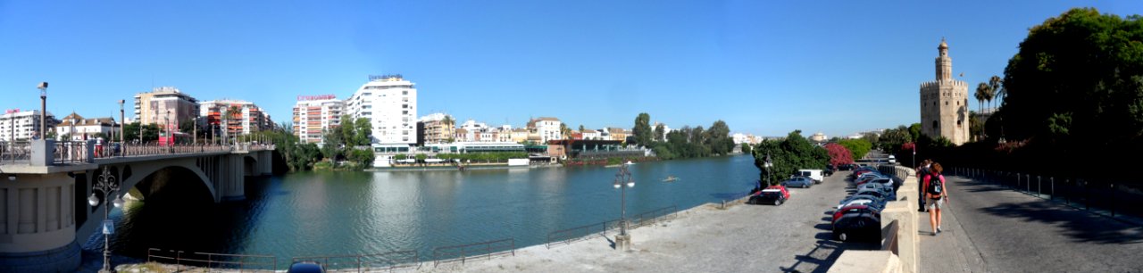 Panoramic of the Guadalquivir and the Torre de Oro