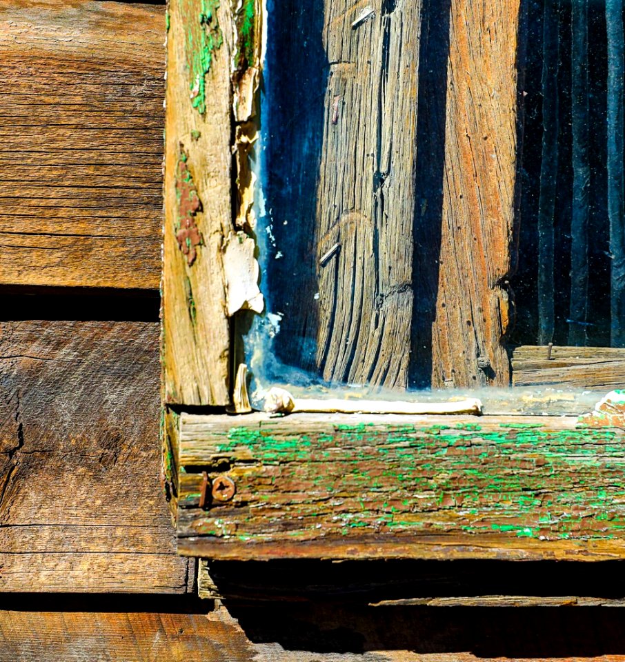 Frame window old and decayed